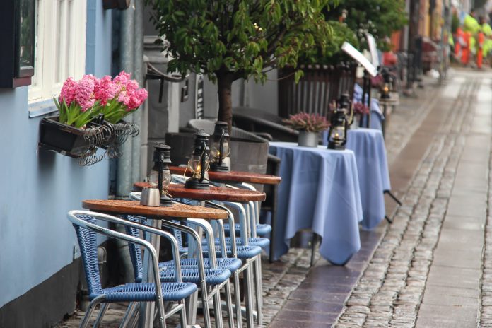 Restaurants outdoor dining seats